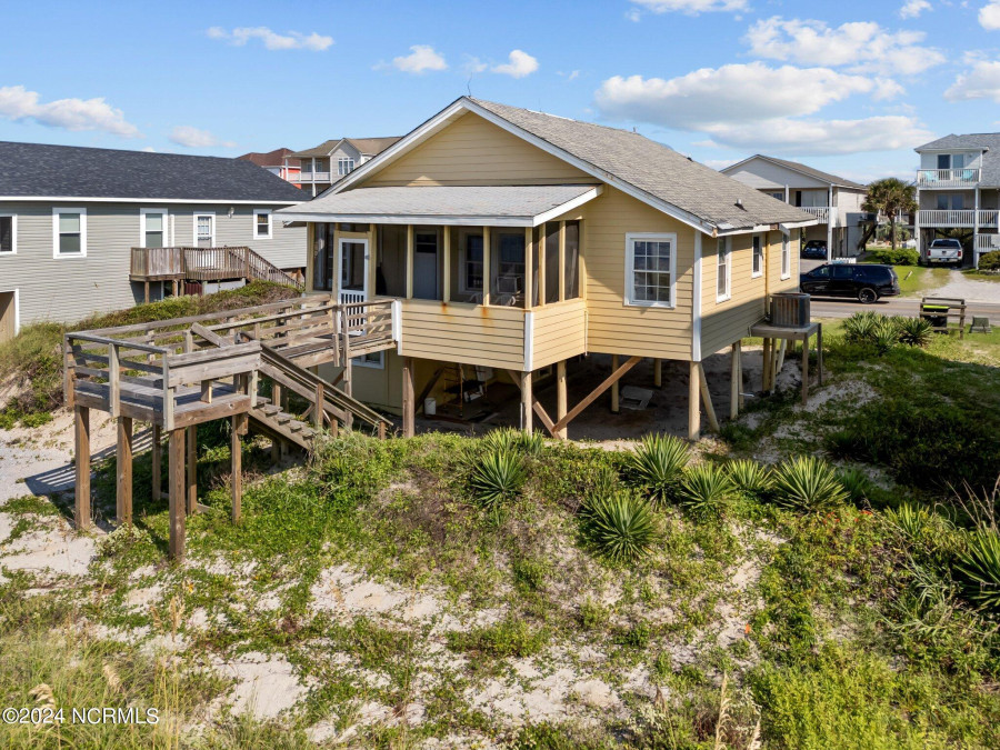 2011 Beach Dr Oak Island, NC 28465