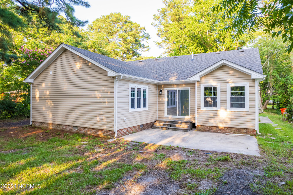 1607 Midgett Dr Elizabeth City, NC 27909