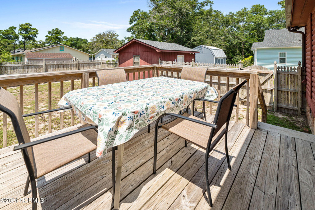 103 17th St Oak Island, NC 28465