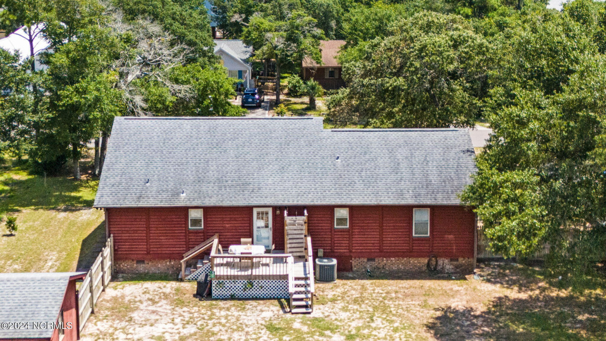 103 17th St Oak Island, NC 28465