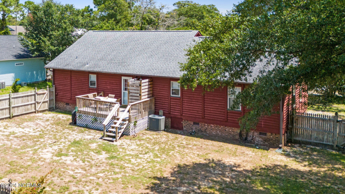 103 17th St Oak Island, NC 28465