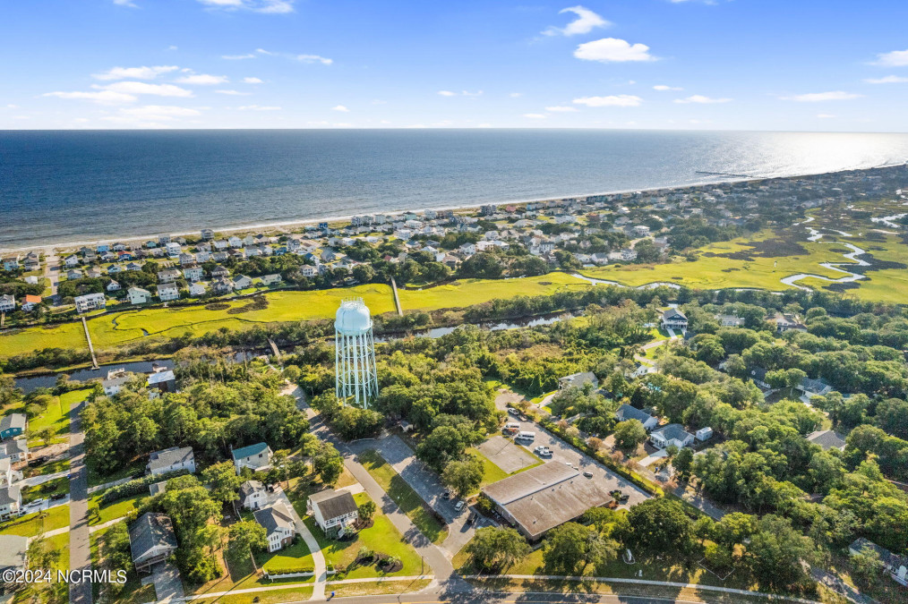 103 17th St Oak Island, NC 28465