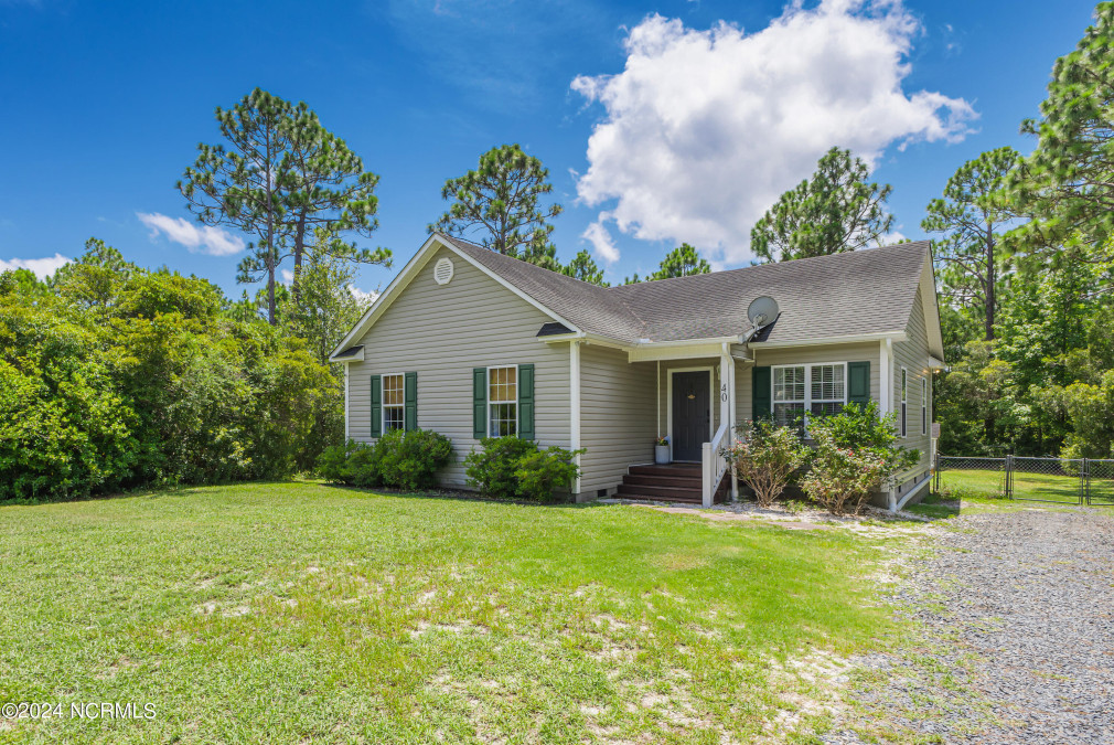 40 Dixon Rd Southport, NC 28461