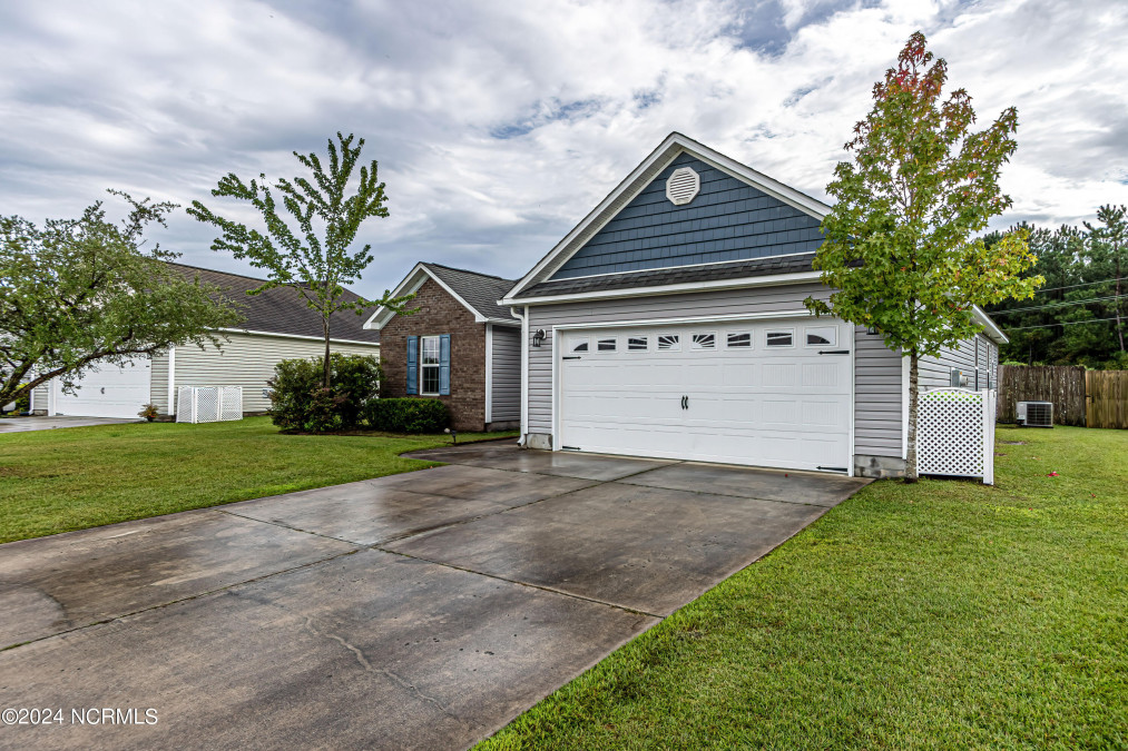 309 Hughes Ln Jacksonville, NC 28546