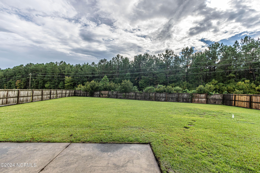 309 Hughes Ln Jacksonville, NC 28546