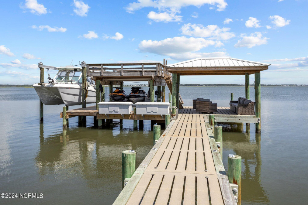 5714 Landing Ct Emerald Isle, NC 28594