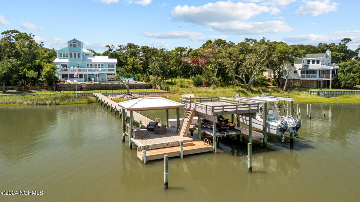 5714 Landing Ct Emerald Isle, NC 28594