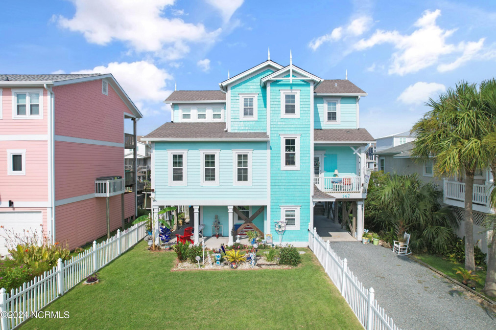 147 Marlin Dr Holden Beach, NC 28462