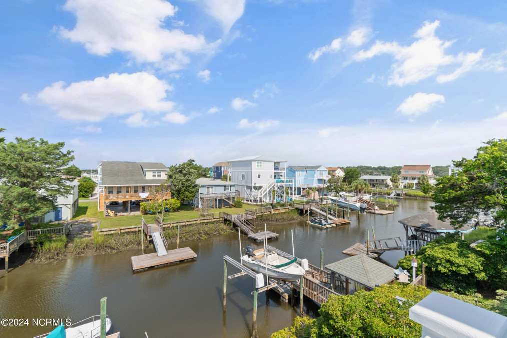 147 Marlin Dr Holden Beach, NC 28462