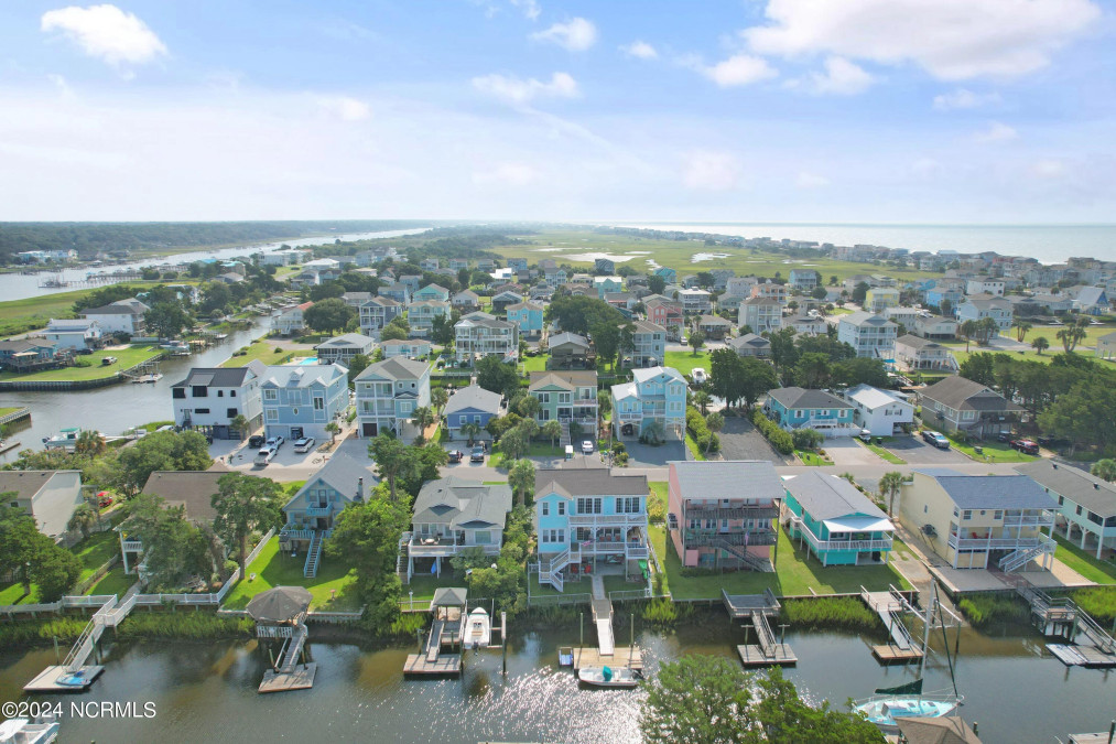 147 Marlin Dr Holden Beach, NC 28462