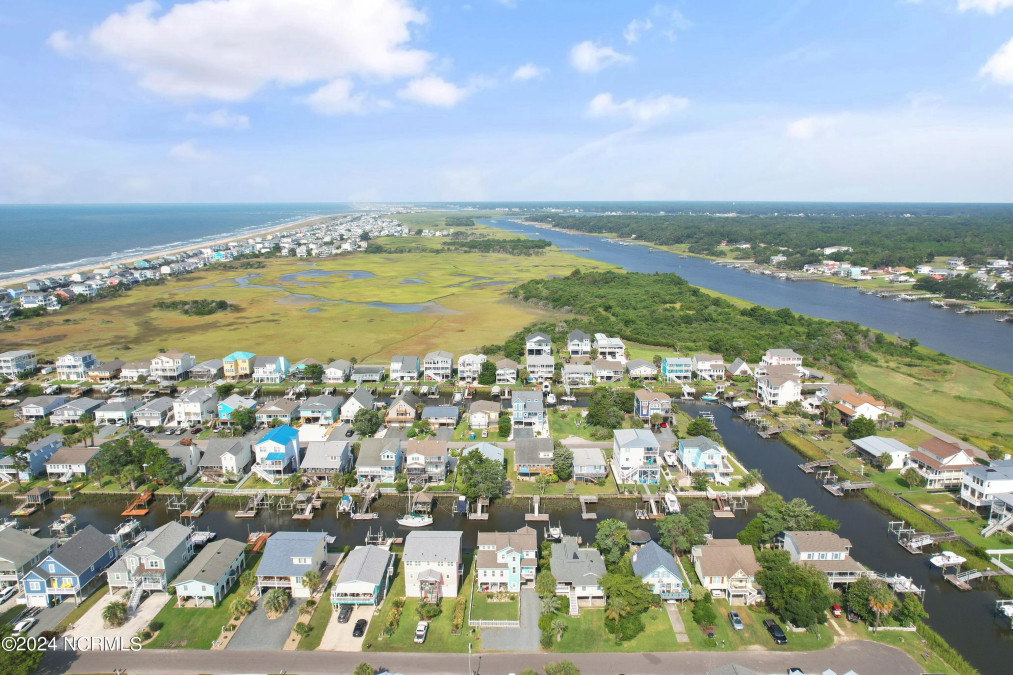 147 Marlin Dr Holden Beach, NC 28462