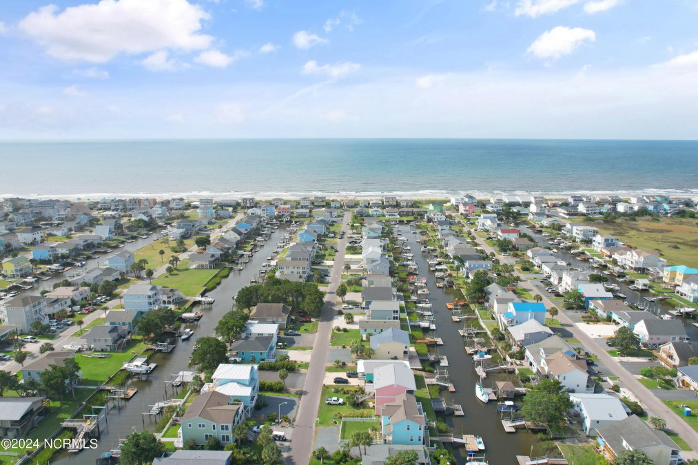 147 Marlin Dr Holden Beach, NC 28462