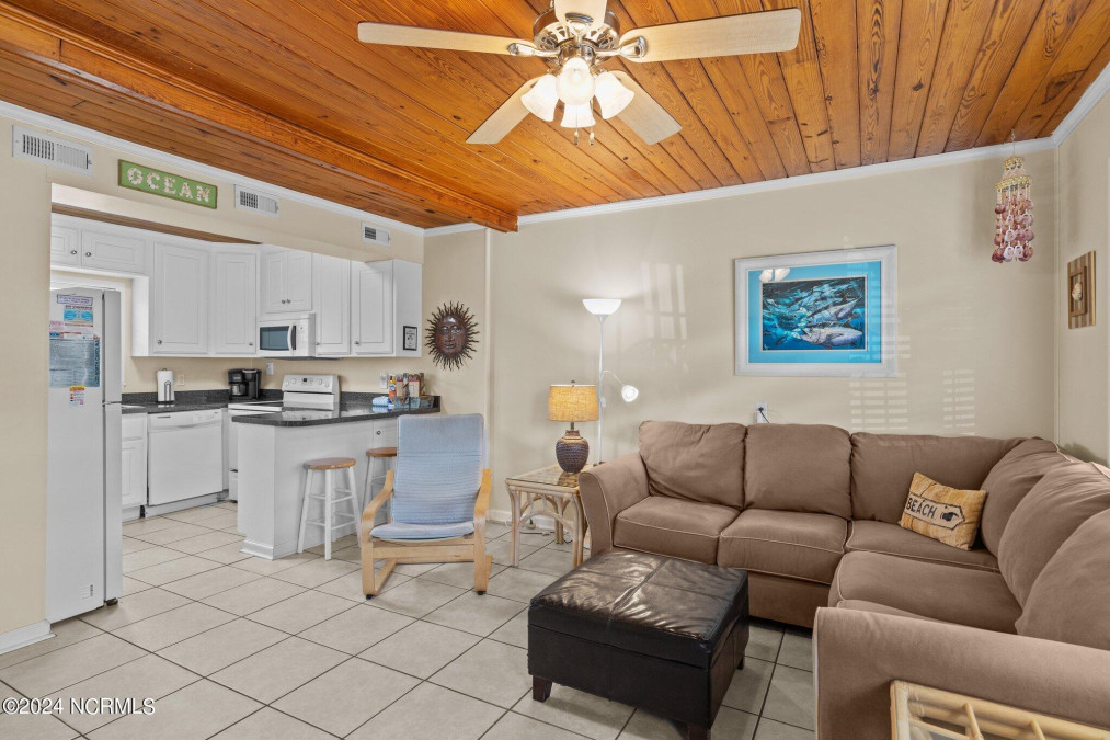 103 24th St Emerald Isle, NC 28594