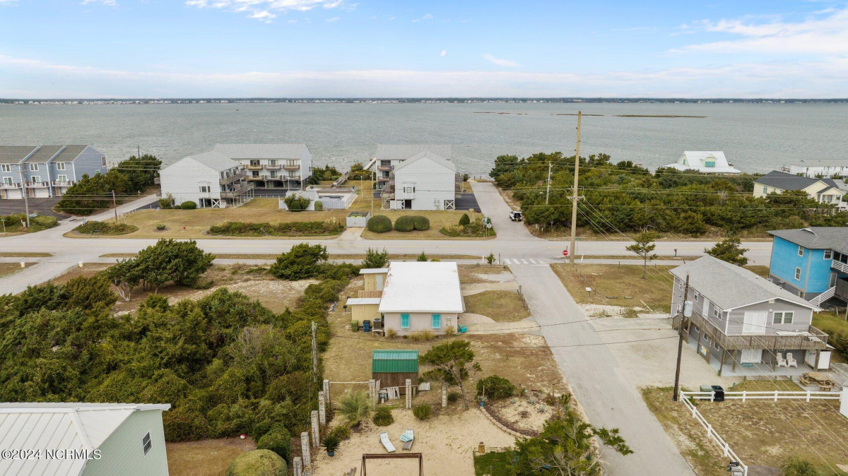 103 24th St Emerald Isle, NC 28594