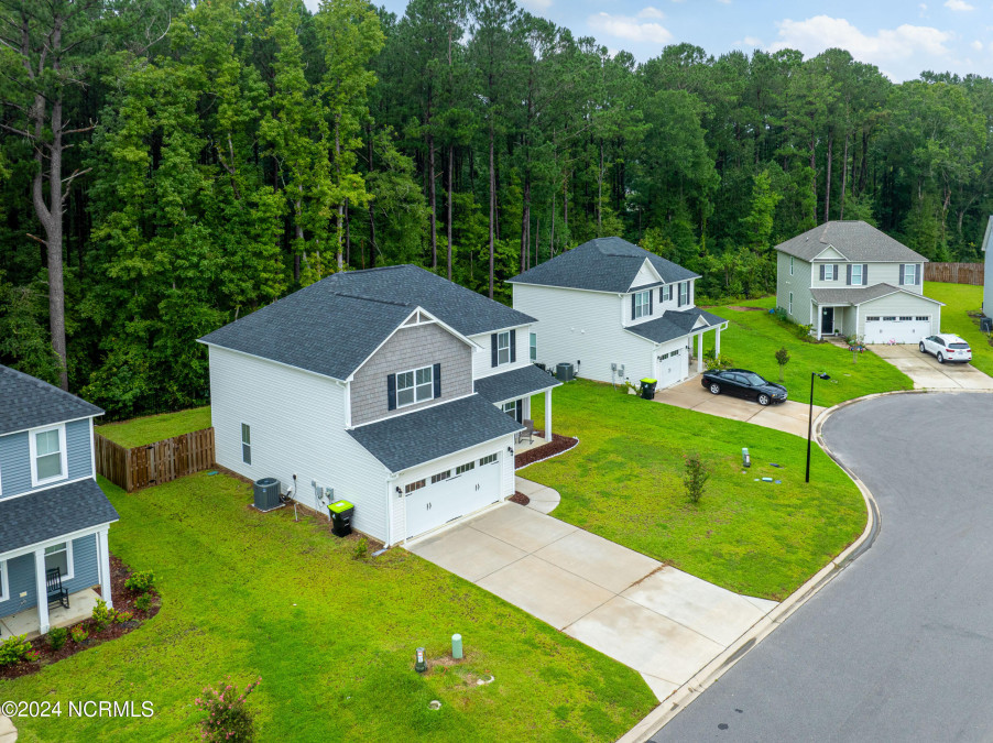 1297 Putnam Dr Leland, NC 28451