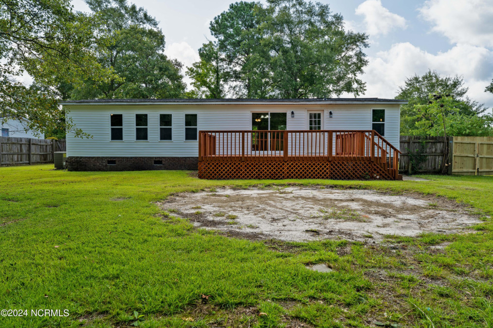 142 Aberdeen Ln Jacksonville, NC 28540