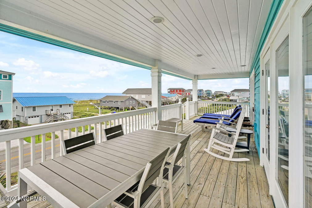 4304 Beach Dr Oak Island, NC 28465