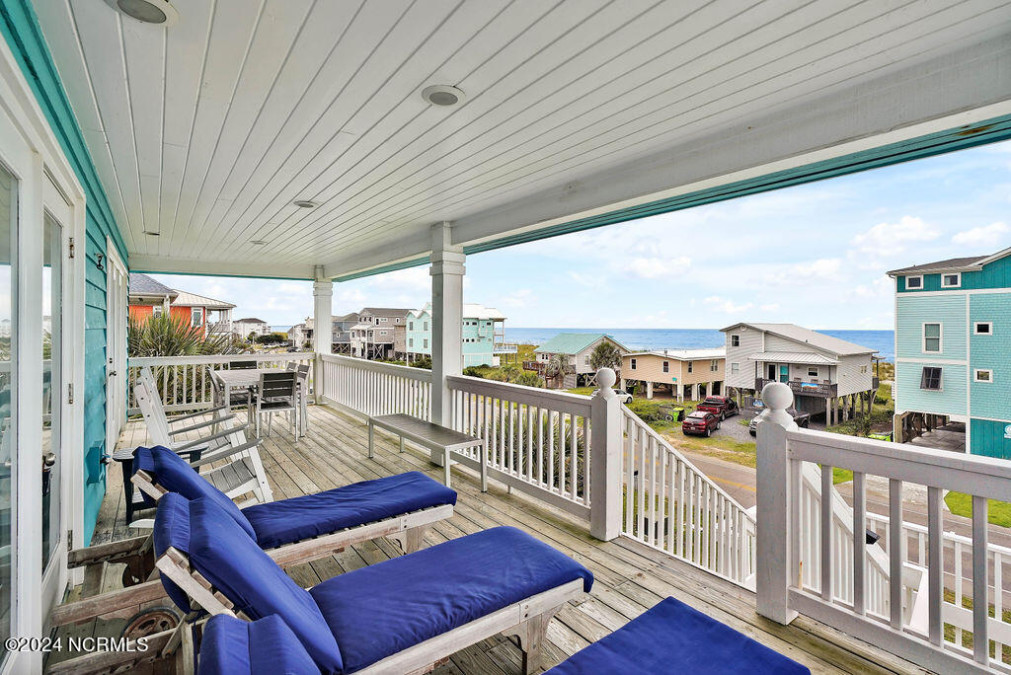 4304 Beach Dr Oak Island, NC 28465