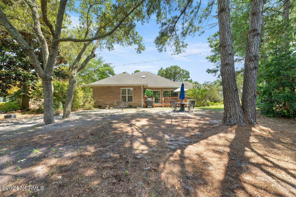 3352 St James Dr Southport, NC 28461