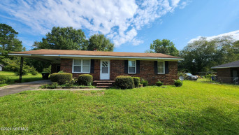 608 Richardson St Elizabethtown, NC 28337