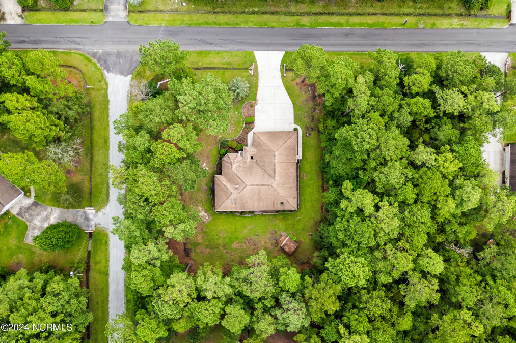 44 Pinewood Dr Carolina Shores, NC 28467