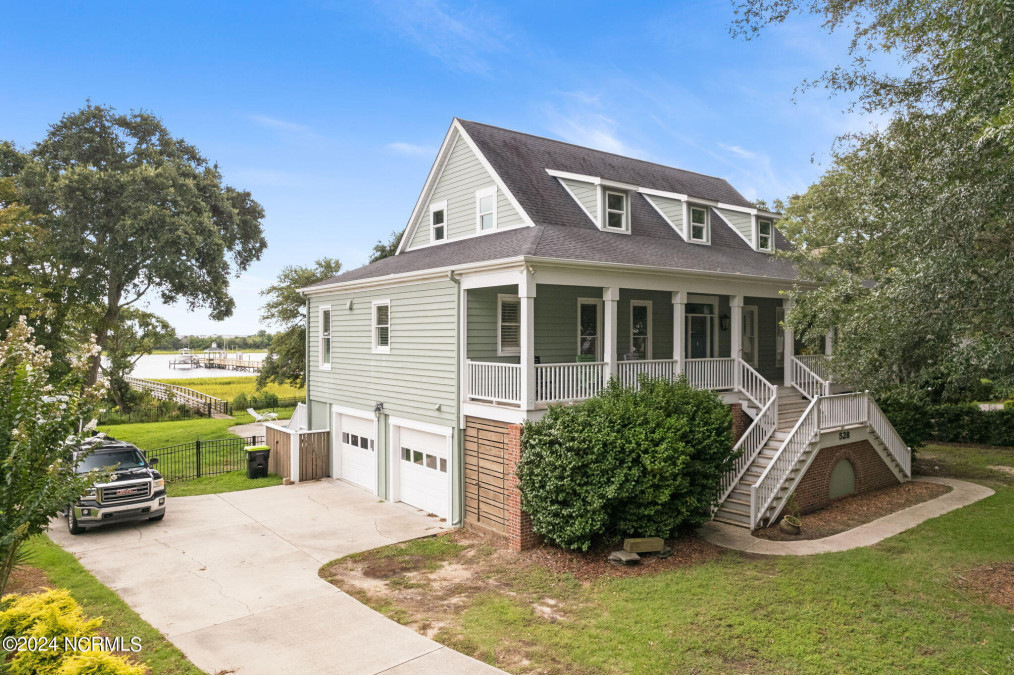 528 Twisted Oak Ln Sunset Beach, NC 28468