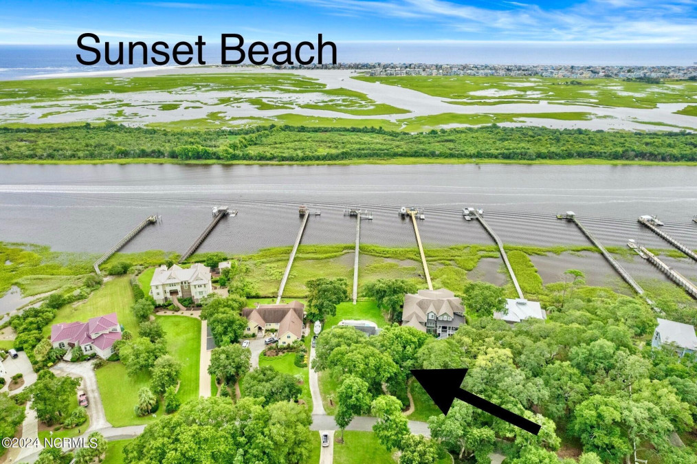 528 Twisted Oak Ln Sunset Beach, NC 28468