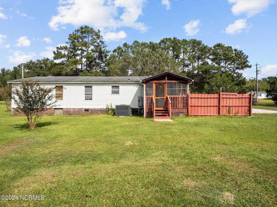 129 Old Freeman Rd Swansboro, NC 28584