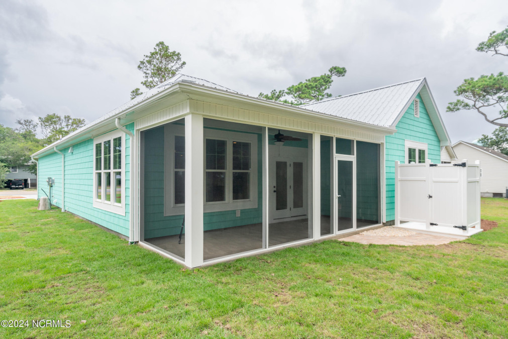 3506 Oak Island Dr Oak Island, NC 28465