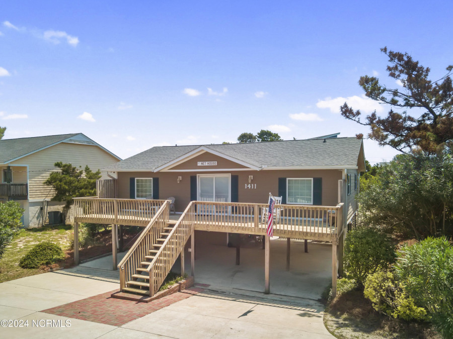 1411 Emerald Dr Emerald Isle, NC 28594