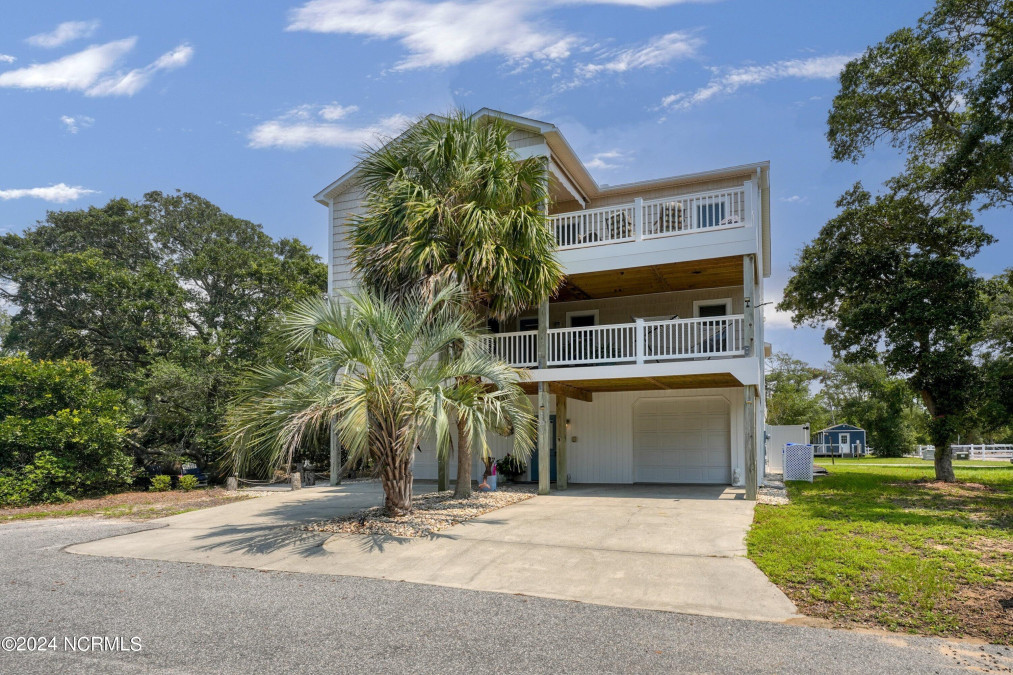 101 72nd St Oak Island, NC 28465