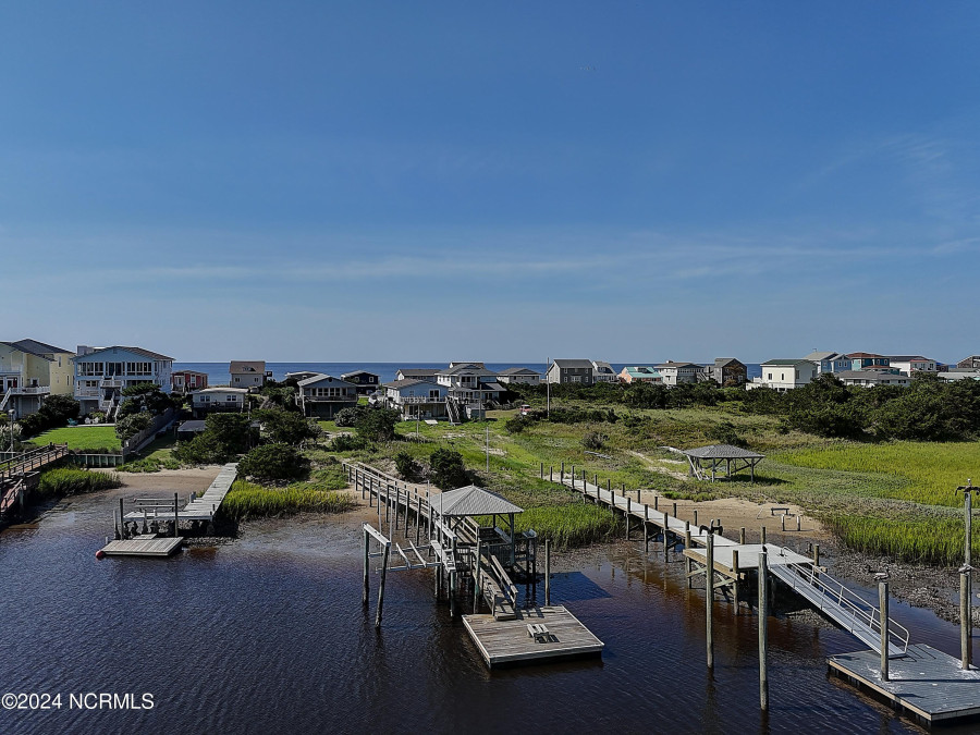 5112 Beach Dr Oak Island, NC 28465