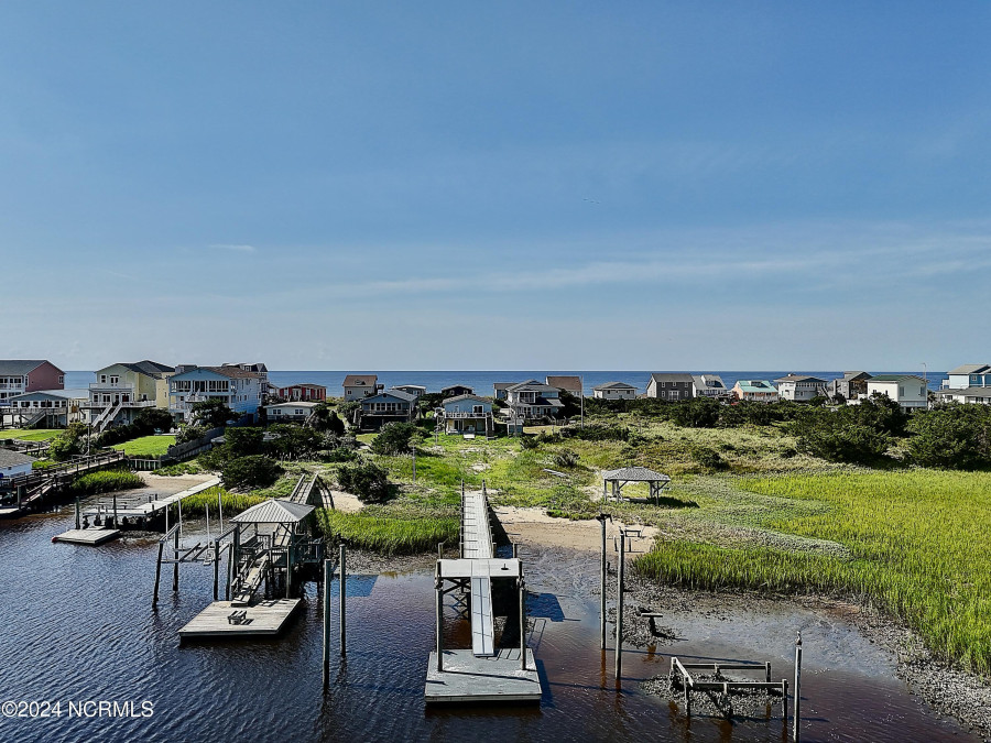 5112 Beach Dr Oak Island, NC 28465