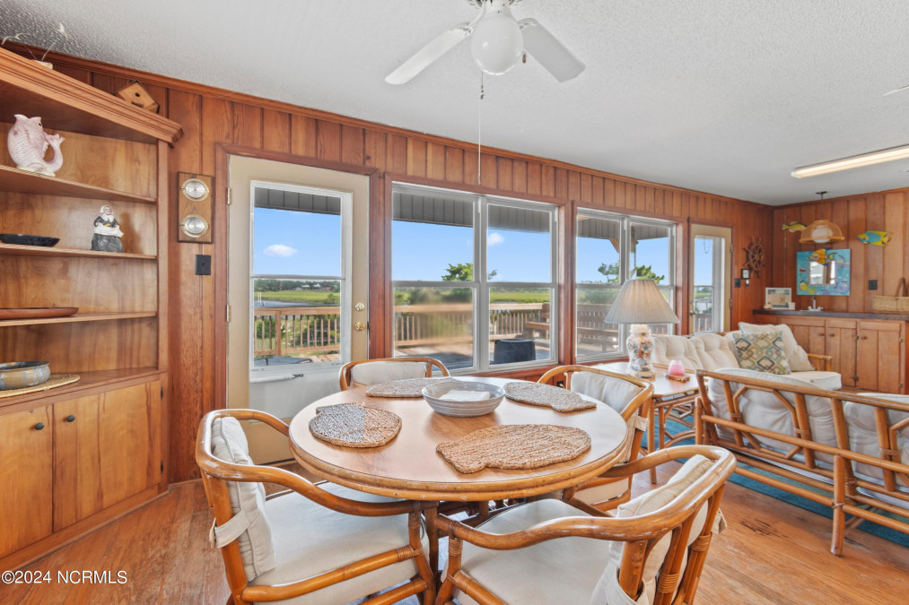 5112 Beach Dr Oak Island, NC 28465