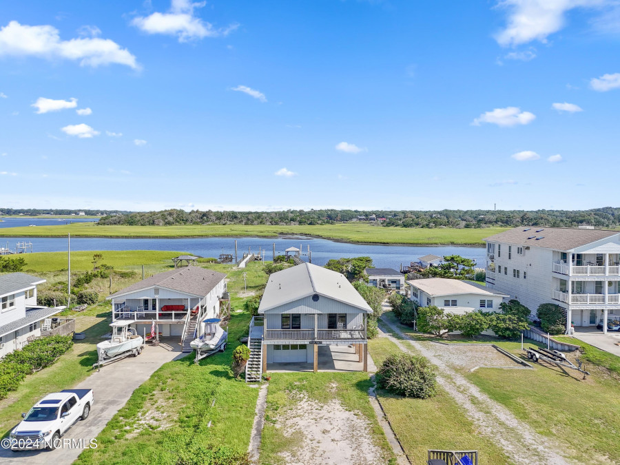 5112 Beach Dr Oak Island, NC 28465