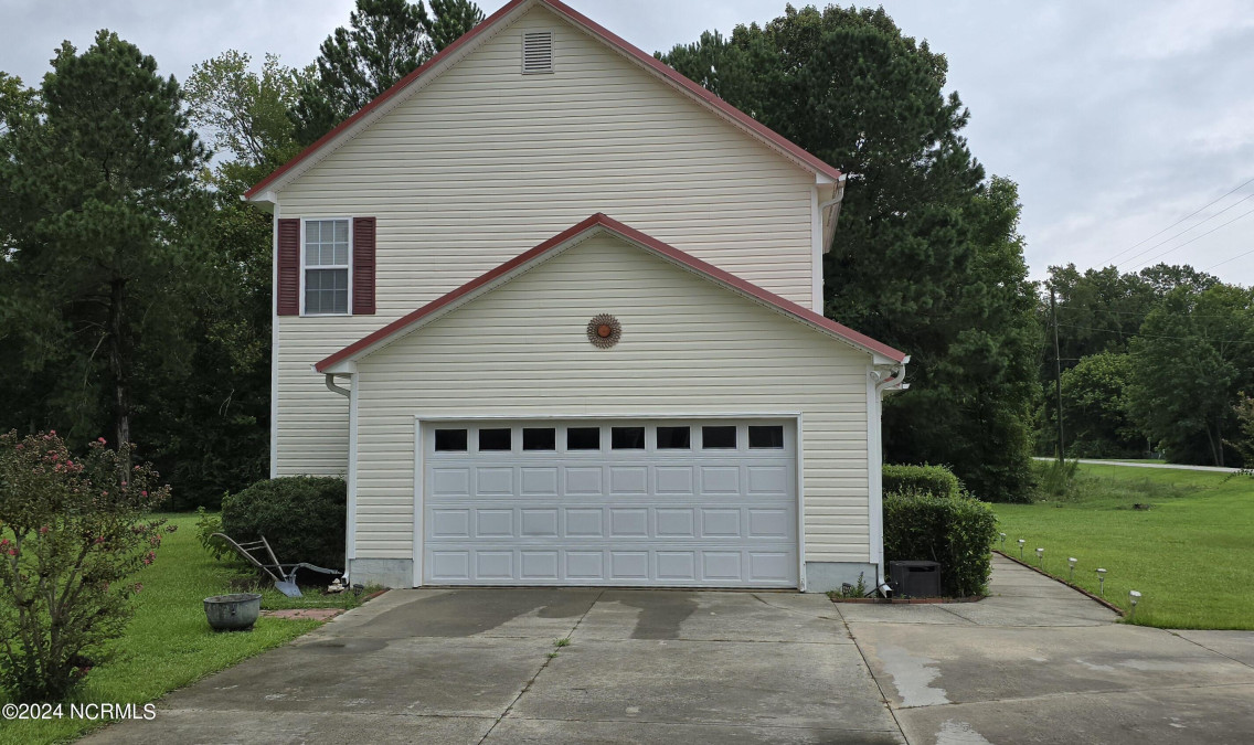 411 Wilmington St Richlands, NC 28574