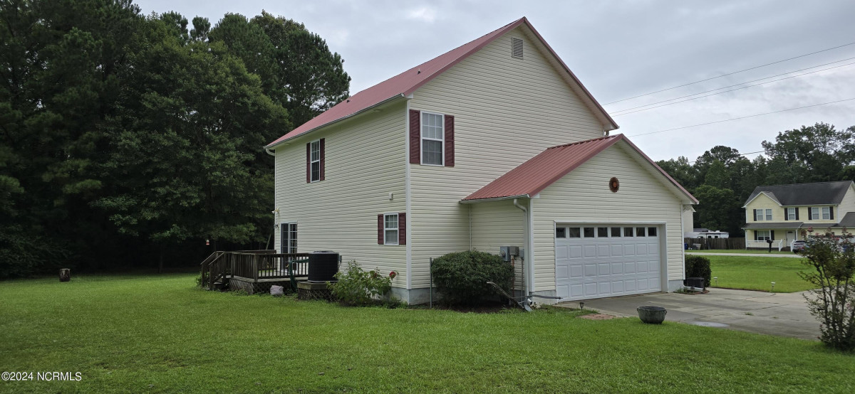 411 Wilmington St Richlands, NC 28574