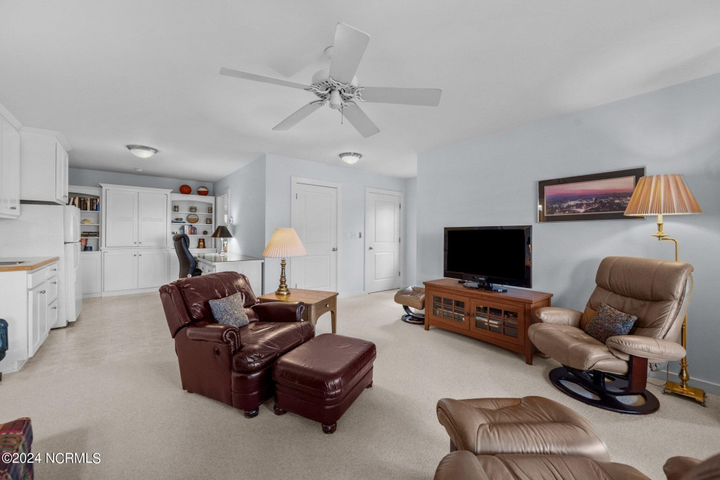 1825 Shore Dr Surf City, NC 28445