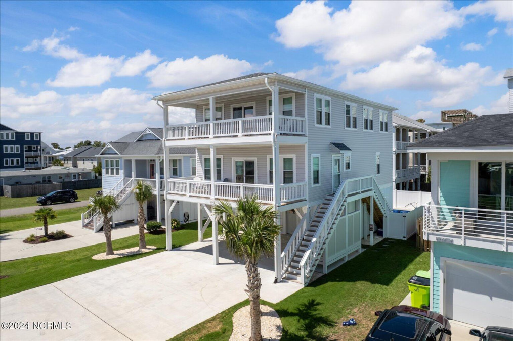 204 Ocean Blvd Carolina Beach, NC 28428