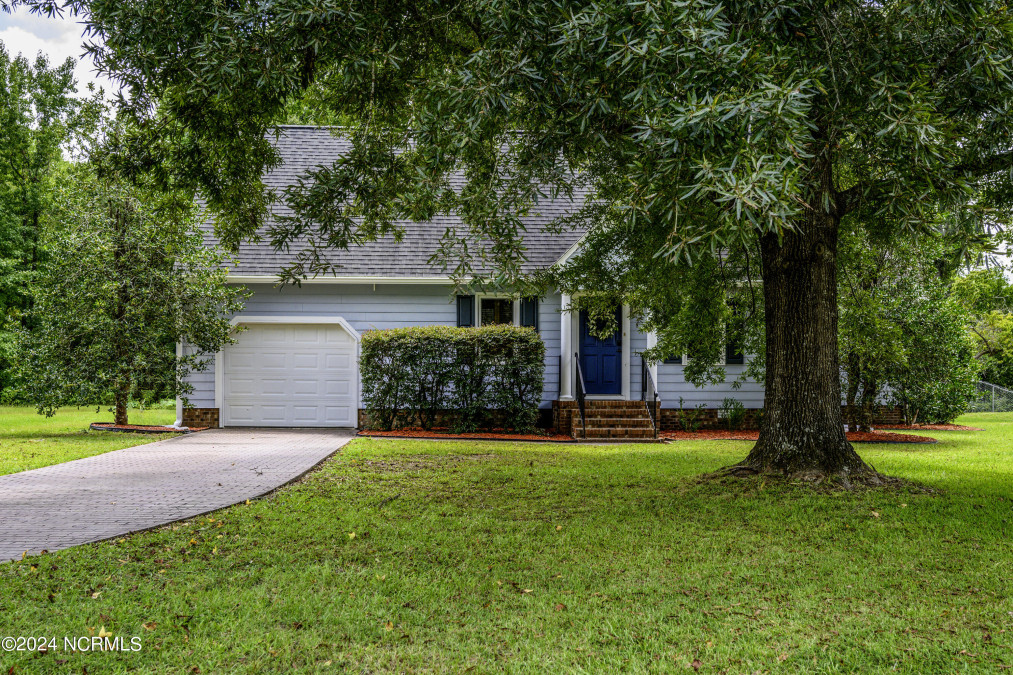 1005 Peach Tree Ln New Bern, NC 28562