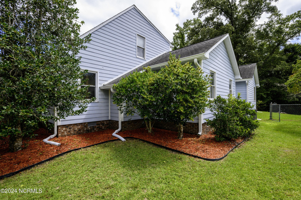 1005 Peach Tree Ln New Bern, NC 28562