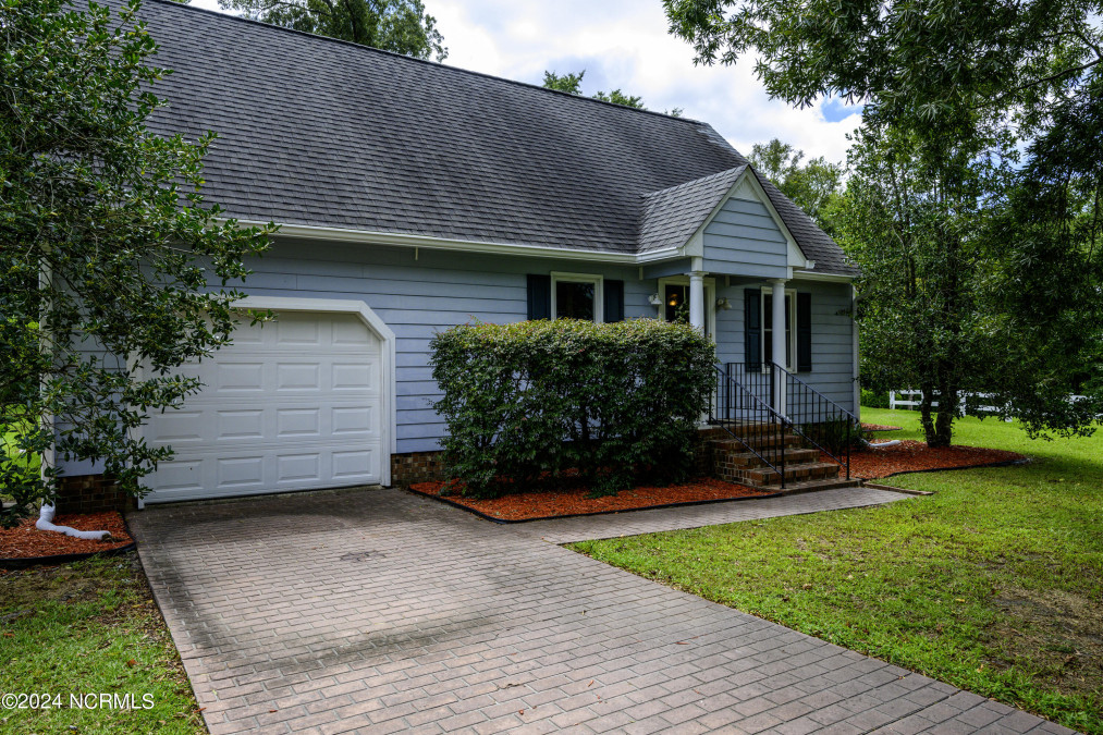 1005 Peach Tree Ln New Bern, NC 28562