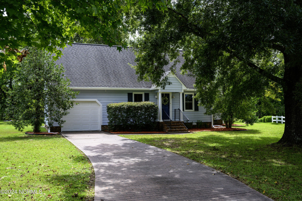 1005 Peach Tree Ln New Bern, NC 28562