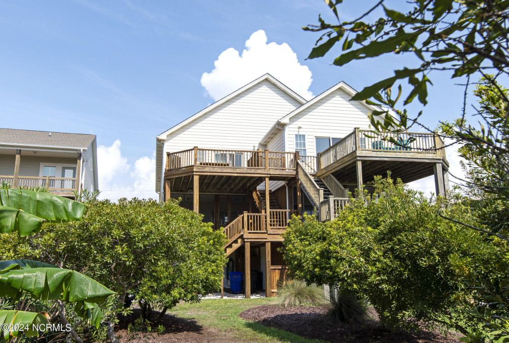 808b Topsail Dr Surf City, NC 28445