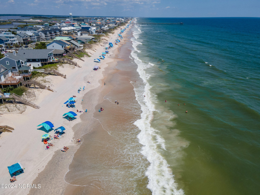 808b Topsail Dr Surf City, NC 28445