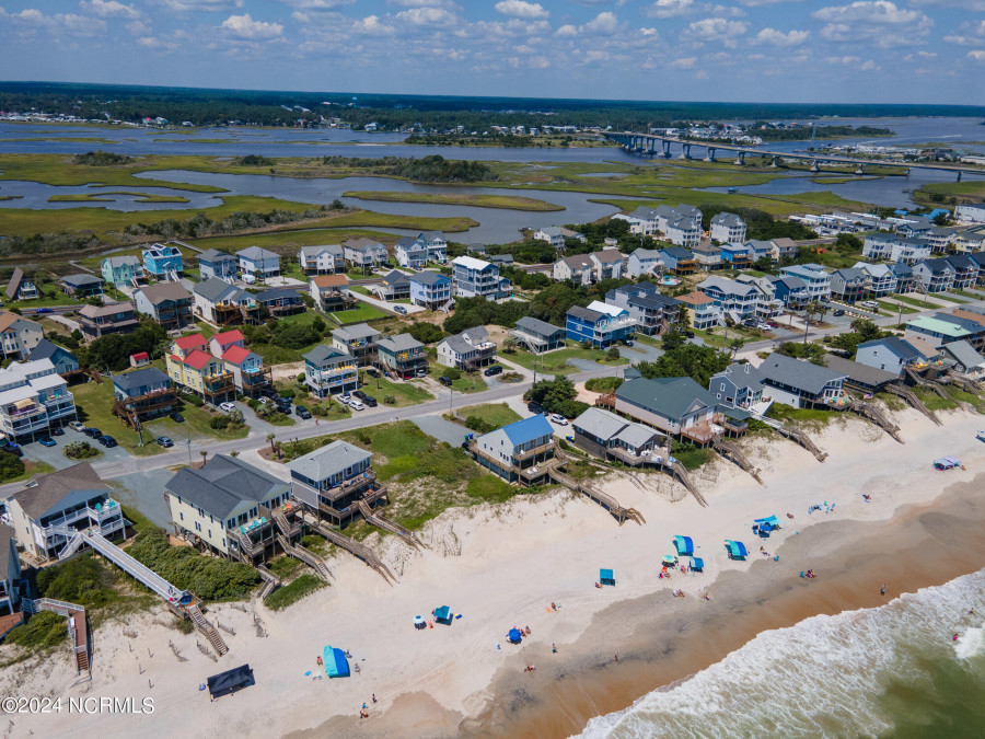 808b Topsail Dr Surf City, NC 28445