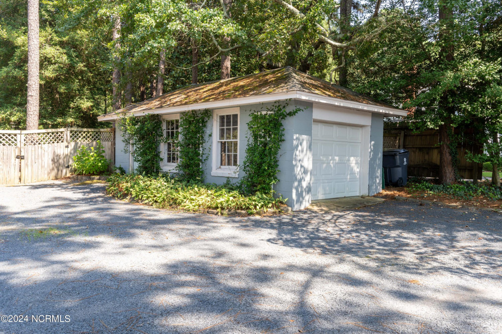 195 Ridge St Southern Pines, NC 28387