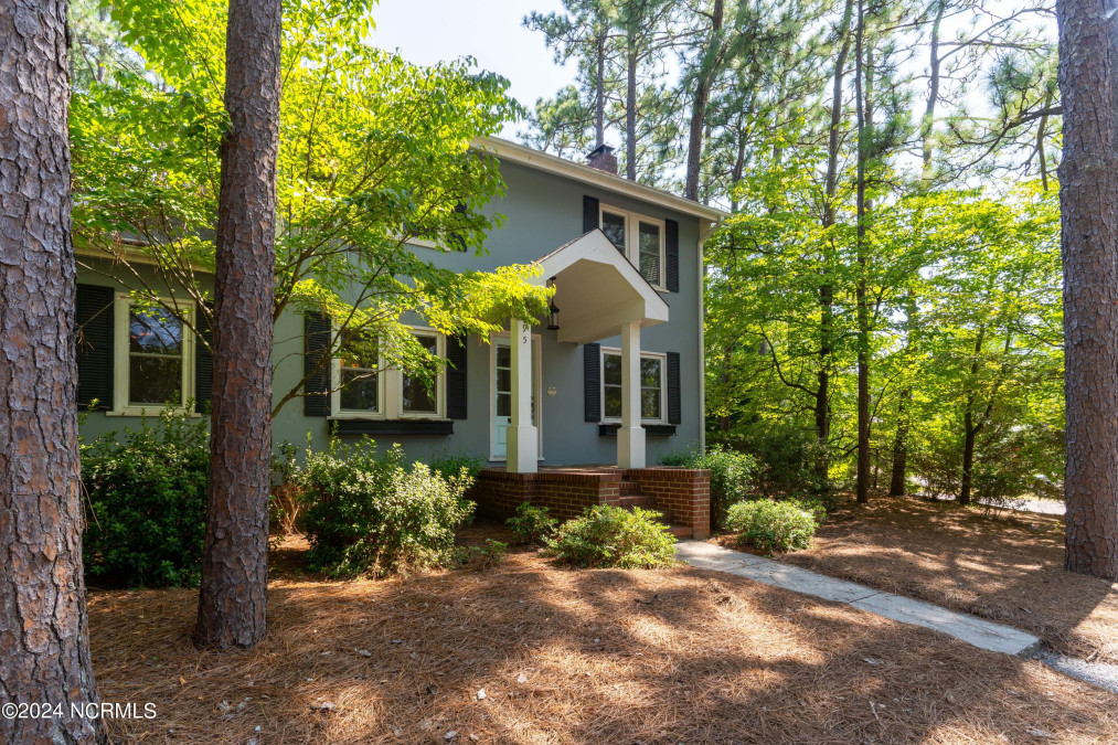 195 Ridge St Southern Pines, NC 28387