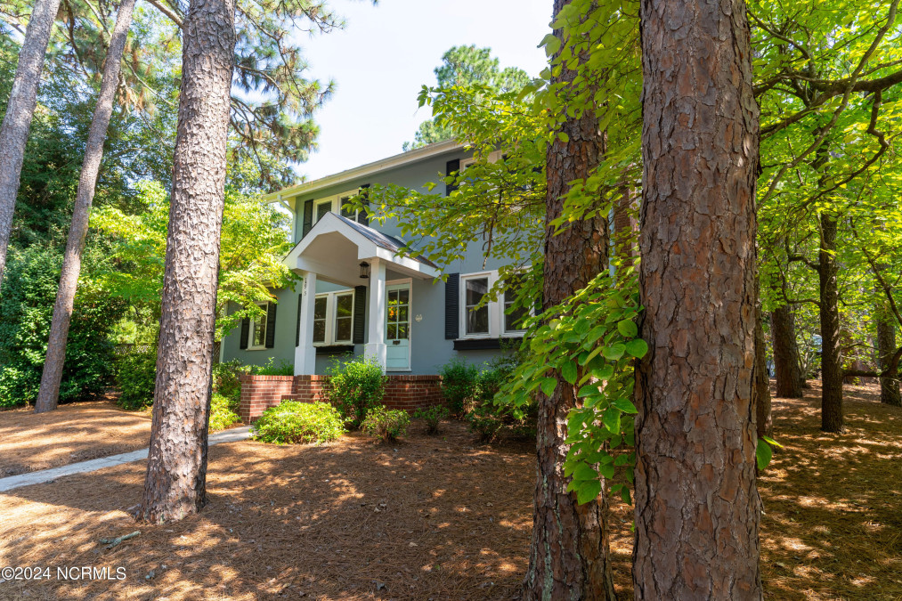 195 Ridge St Southern Pines, NC 28387