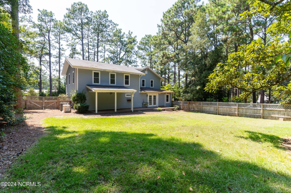 195 Ridge St Southern Pines, NC 28387